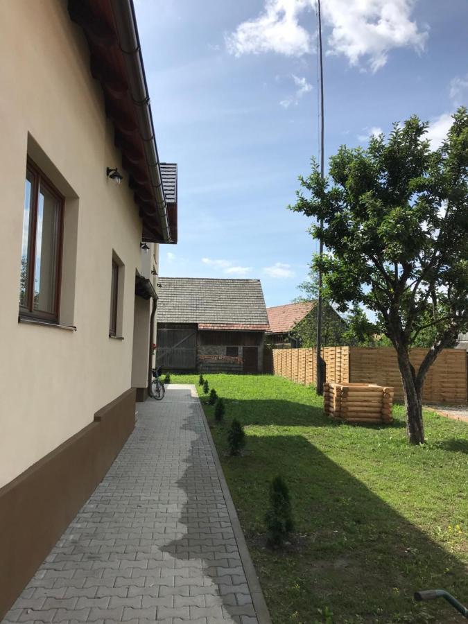 Famives Vendeghaz Racul Exterior photo